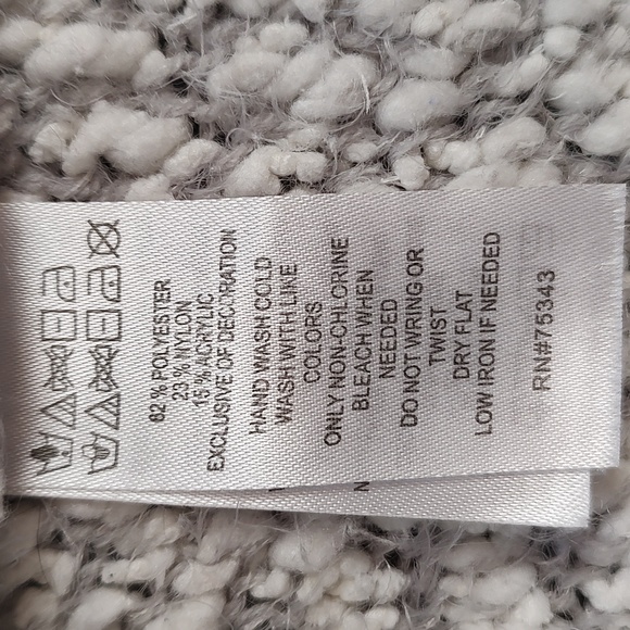 Yes LoLa Hooded Chunky Loose Knit Sweater w/ Pom poms/Size XS - Picture 9 of 9